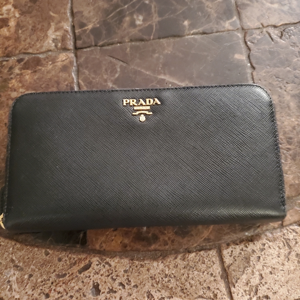 Prada Black Large Saffiano Leather Zippy Wallet - Picture 2 of 12